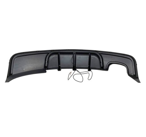Difusor Trasero BMW E82 / E88 look M Performance Brillante Negro Luz de freno led