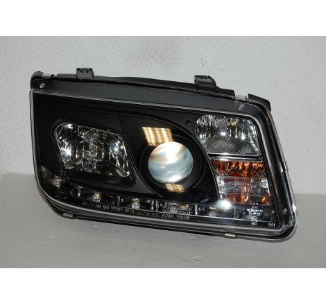 Faros Delanteros Luz De Dia Volkswagen Bora/Jetta 4 '99 Black